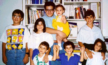 Menelaos, Constantinos, Kallia, Nantia, Nicos, Giorgos, Alexandros, Zoe (1995)